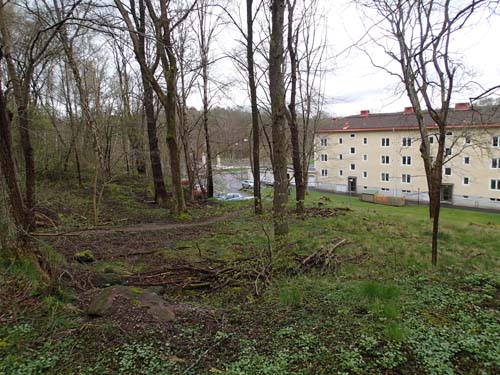 Denna platta yta nära Havsörnsplatsen och Apslätten var området där Kärralunds stenmagasin reste sig.