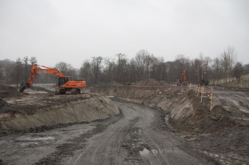 Området där den andra av HSB:s föreningar skall byggas håller på att omvandlas av grävskoporna. Foto: Per Hallén 2015.