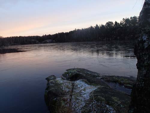 Även vid Västra Långvattnet låg det is på vattnet. Foto: Per Hallén 2014