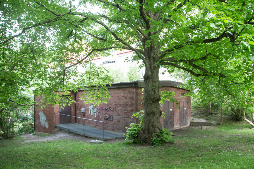 Transformatorhus. Foto: Per Hallén 2016.