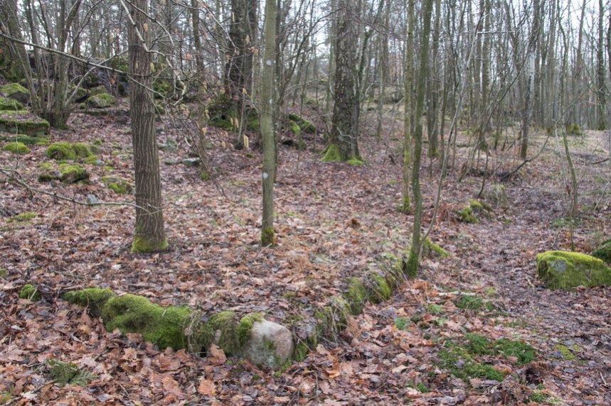 Grundstenar till omklädningsrum alternativt toaletter för campingens gäster. Foto: Per Hallén 2016