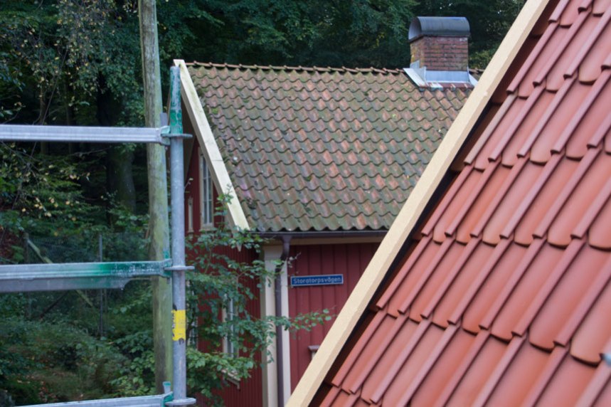 Vy från byggnadsställningen. Foto: Per Hallén 2016.