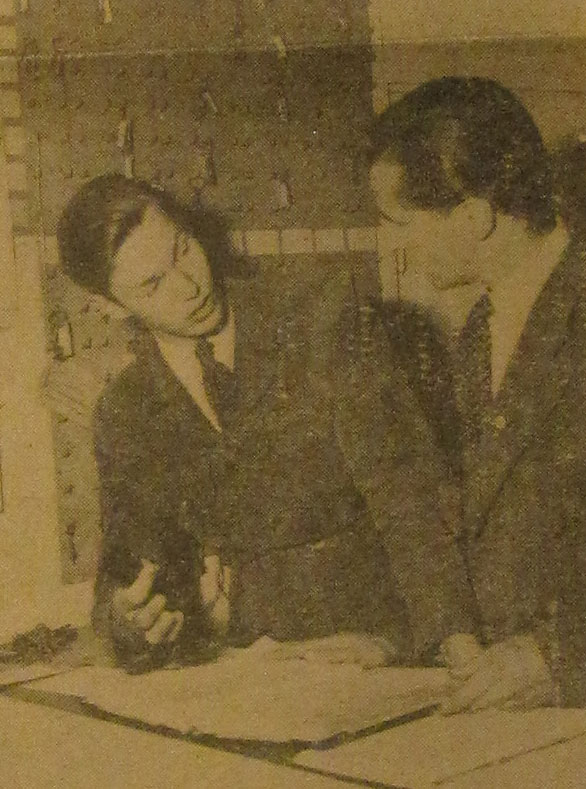 Nordiskt är det i år även i portierlogen, där danske skolynglingen Gunnar Kjer hjälper intendent Åke Sterner med de löpande sysslorna. Men nästa år kallar flygaryrket, så det blir inget mer Skatås.